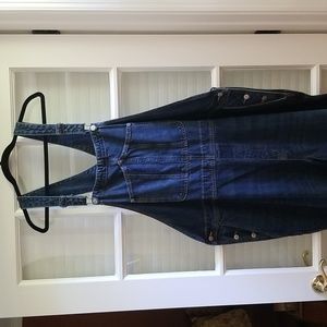 Mens denim overalls dark wash size 28, new, old navy jeans.